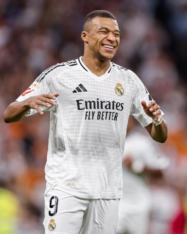 1726960215971040605.jpg 1726960196557.jpg