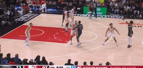 垃圾时间的王！普尔接球命中超远追身三分