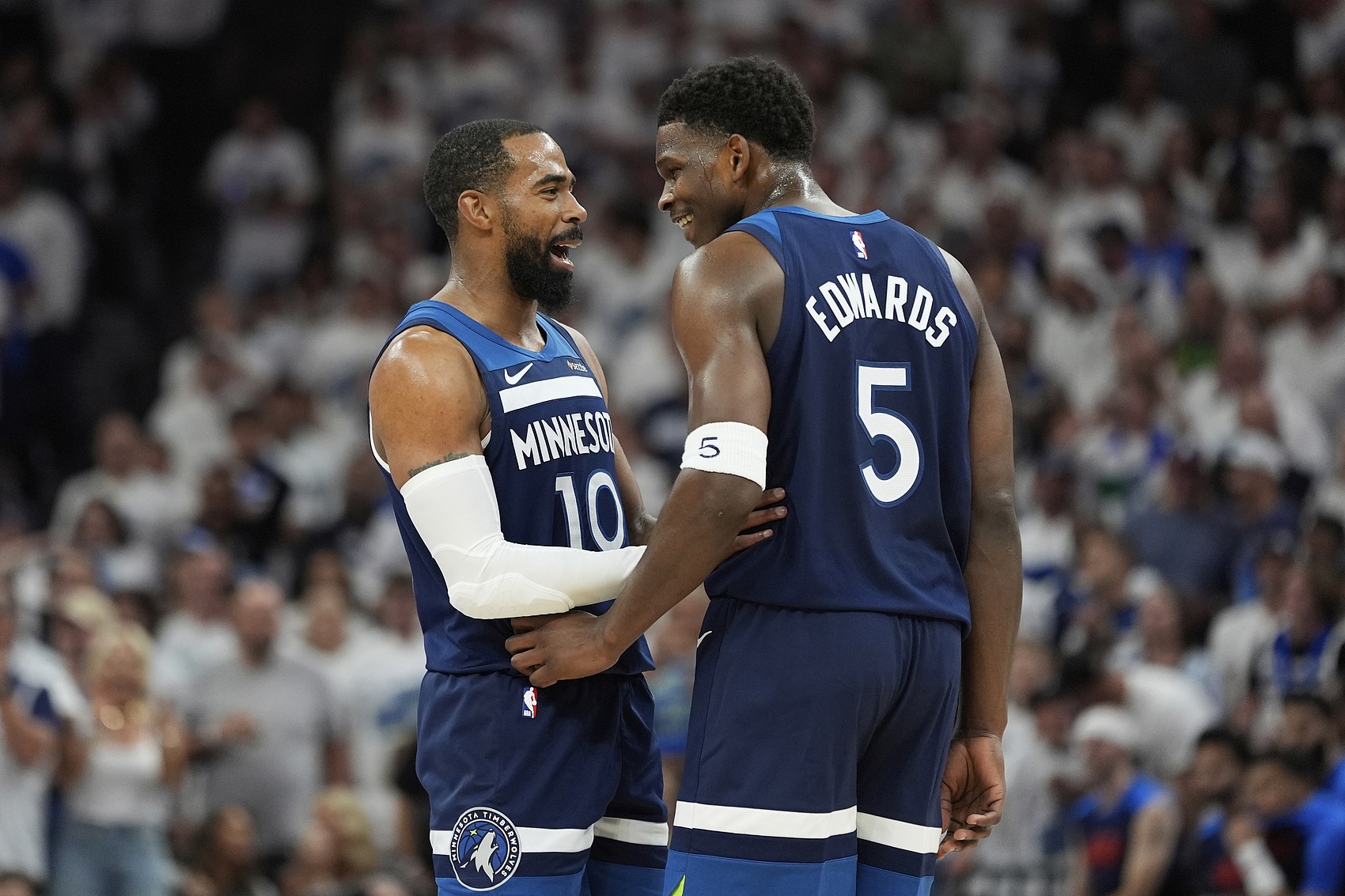 开云官网-爱德华兹：听说康利还能回来&amp;我真的希望这能发生 我们想要他回来