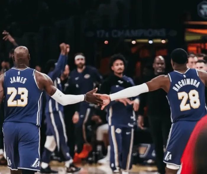 kaiyun-湖人131-107大胜爵士 球员评价：4人优秀，10人及格|詹姆斯|史密斯|道尔顿-克内克特|达尔顿·克内克特|布朗尼·詹姆斯_新浪体育_新浪新闻