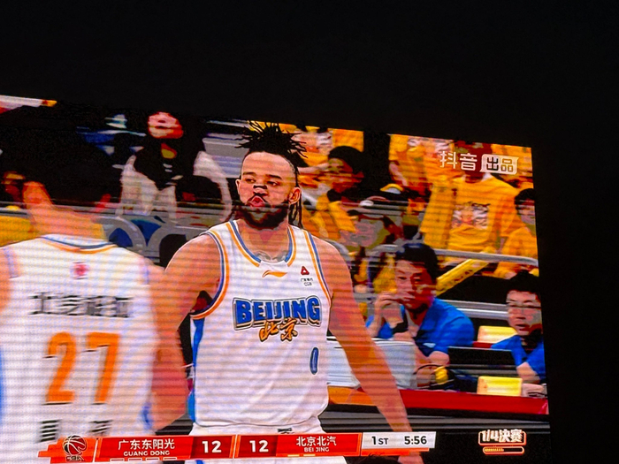开云娱乐-湖人名宿首钢园表演勾手|季后赛|洛杉矶湖人队|nba|首钢滑雪大跳台|北京北汽队_新浪体育_新浪新闻